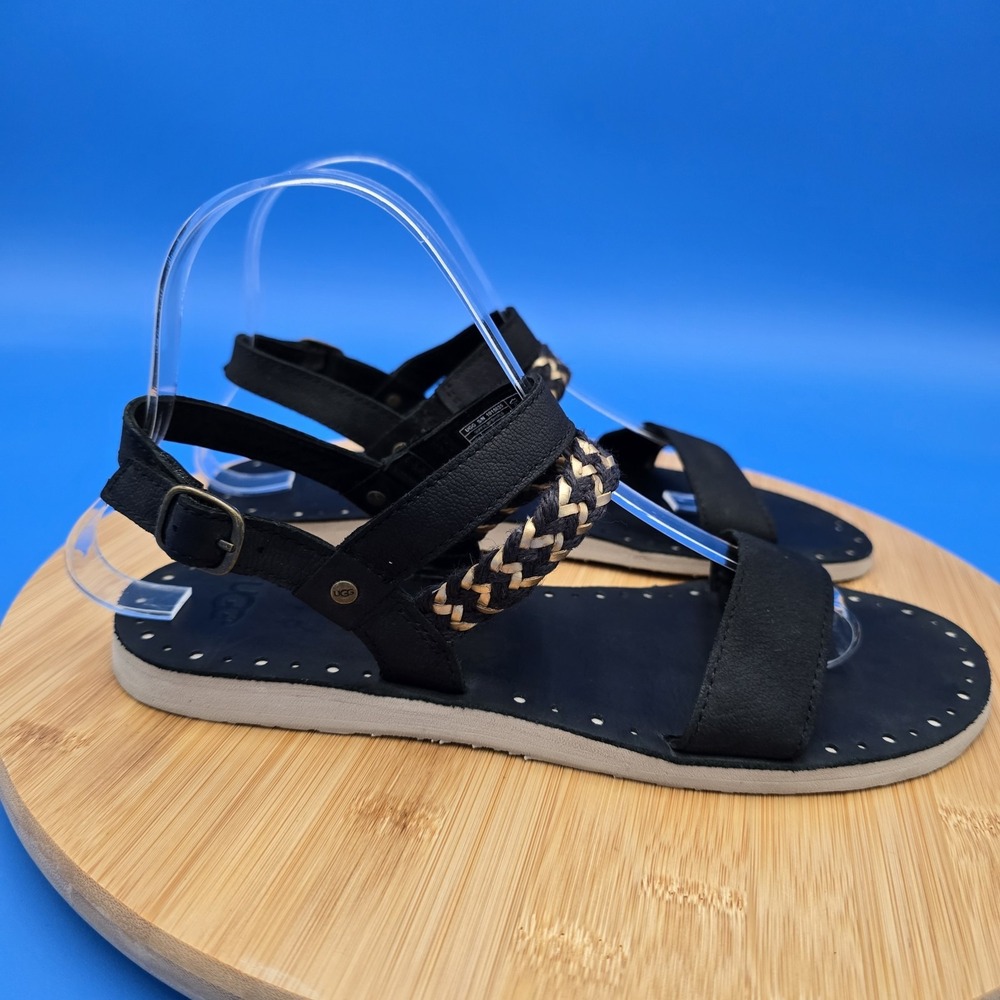Ugg Black Leather Elin Sandals Buckle Flats Braided‎ Gold Accents Women's 8M EUC